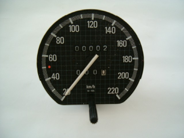 Tachometer, Km/h, mit Tageskilometerzähler, Wegdrehzahl 1105 - zum Schlieen ins Bild klicken